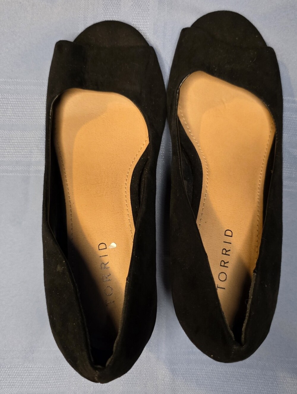 Torrid Black Peep Toe Wedge Heels Women's Size 8W Faux Suede Comfort Pumps